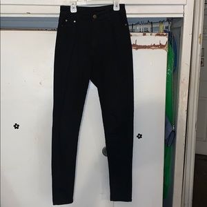 Black High waisted , well fitted jeans
